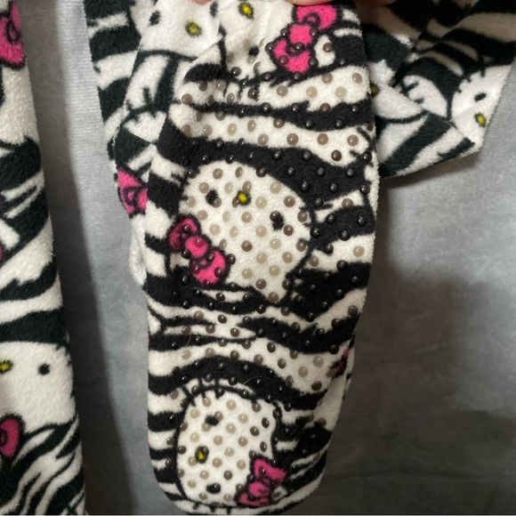 Sanrio Hello Kitty One Piece L Footie Pajamas Costume Black & White PJs - Picture 8 of 13